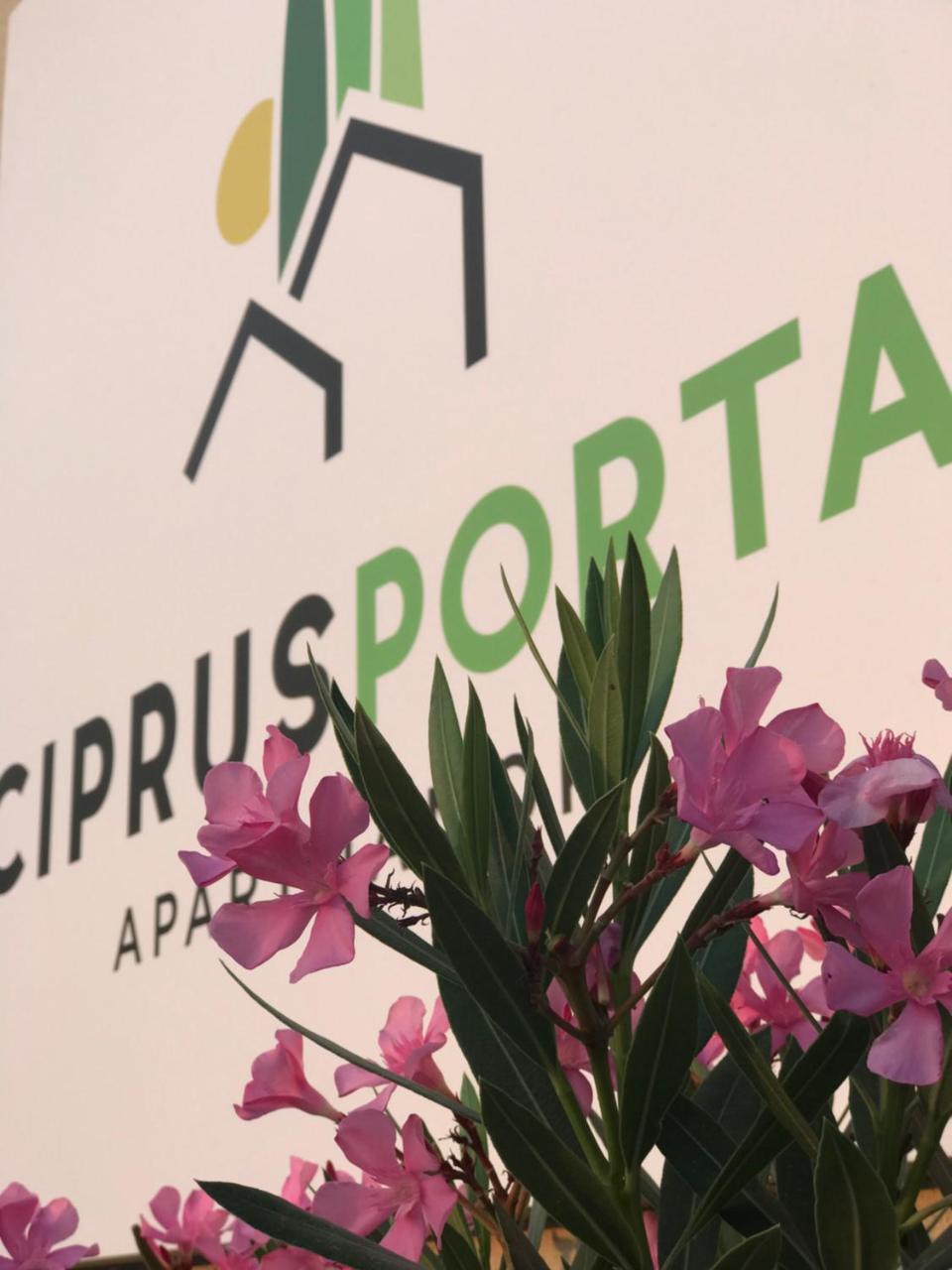 Ciprus Porta Apartmanok 巴拉腾肯尼斯 外观 照片